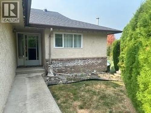 2455 5Th Avenue Ne, Salmon Arm, BC - Outdoor