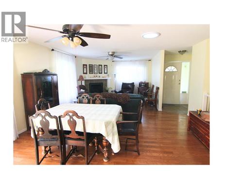 2455 5Th Avenue Ne, Salmon Arm, BC - Indoor Photo Showing Dining Room