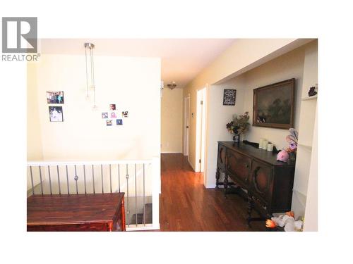 2455 5Th Avenue Ne, Salmon Arm, BC - Indoor Photo Showing Other Room