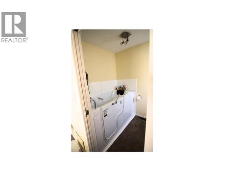 2455 5Th Avenue Ne, Salmon Arm, BC - 