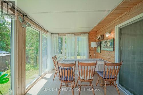 21 Marilyn Crescent, Kawartha Lakes, ON - Indoor Photo Showing Dining Room