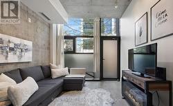 TH9 - 25 STAFFORD STREET  Toronto, ON M5V 0G3