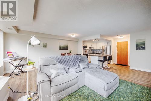 307 - 81 Scott Street, St. Catharines (Lakeport), ON - Indoor Photo Showing Living Room