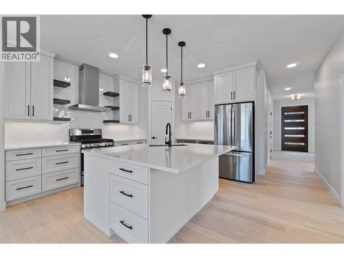 1840 10 Street Sw Unit# 9, Salmon Arm, BC - Indoor Photo Showing Kitchen With Upgraded Kitchen