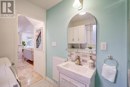 96 Highfield Road, Toronto, ON - Indoor Photo Showing Bathroom