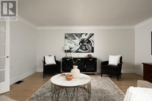 32 Cedar Drive, Caledon, ON - Indoor Photo Showing Living Room