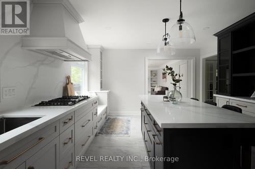 32 Cedar Drive, Caledon, ON - Indoor Photo Showing Kitchen