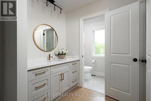 32 Cedar Drive, Caledon, ON - Indoor Photo Showing Bathroom