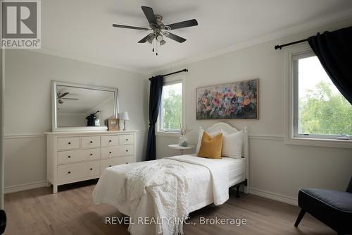 32 Cedar Drive, Caledon, ON - Indoor Photo Showing Bedroom