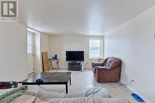 156 Mackay Street, Pembroke, ON - Indoor Photo Showing Living Room