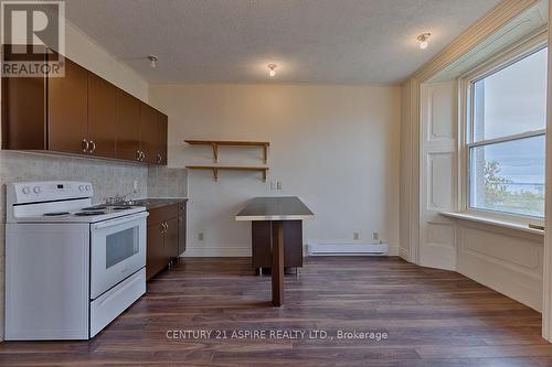 156 Mackay Street, Pembroke, ON - Indoor Photo Showing Kitchen