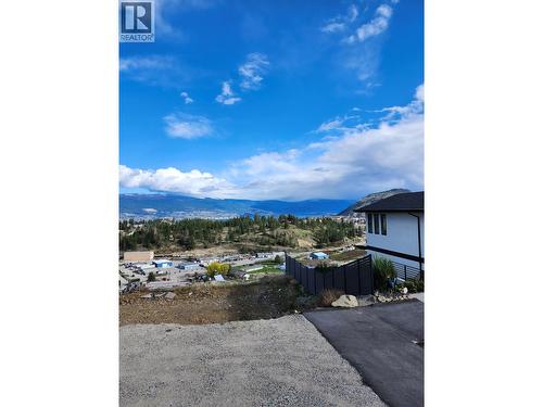 17523 Sanborn Street, Summerland, BC - Outdoor