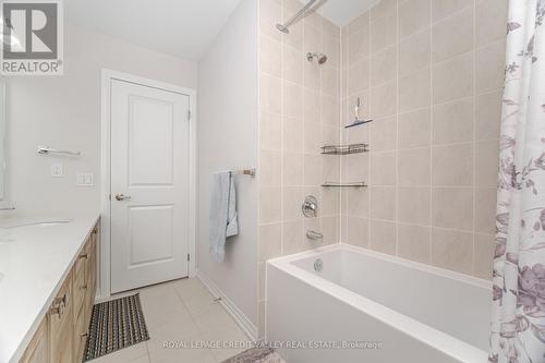 15 Weylie Street, Hamilton, ON - Indoor Photo Showing Bathroom