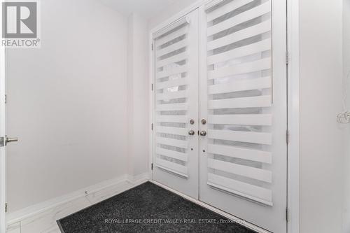 15 Weylie Street, Hamilton, ON - Indoor Photo Showing Other Room