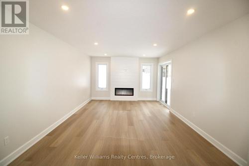 844 22Nd Avenue A, Hanover, ON - Indoor Photo Showing Other Room