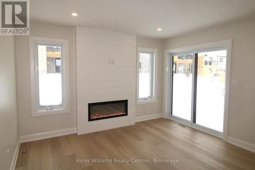 844 22Nd Avenue A, Hanover, ON - Indoor Photo Showing Living Room With Fireplace