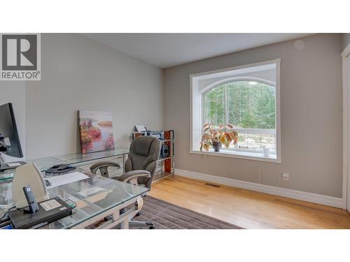 353 Gunter-Ellison Road, Enderby, BC - Indoor Photo Showing Other Room