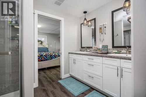 353 Gunter-Ellison Road, Enderby, BC - Indoor Photo Showing Bathroom