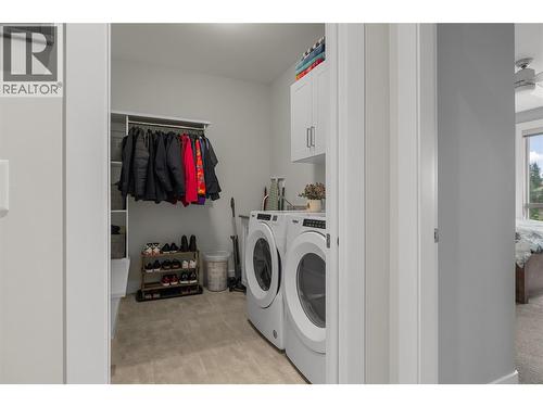2573 Crown Crest Drive, West Kelowna, BC - Indoor Photo Showing Laundry Room