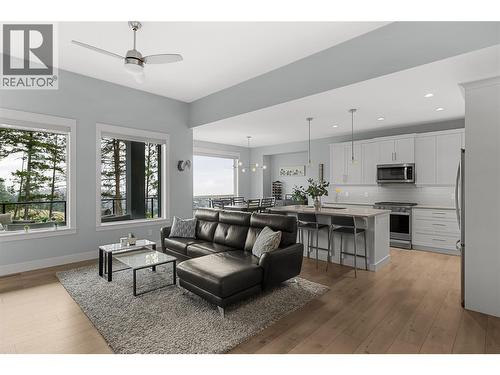 2573 Crown Crest Drive  West Kelowna, BC V4T 3N3