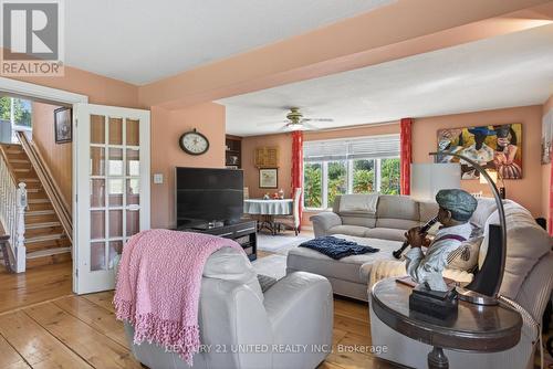 4322 Hwy 7, Kawartha Lakes (Emily), ON - Indoor Photo Showing Living Room