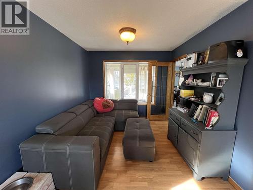 5551 Maxhamish Crescent, Fort Nelson, BC - Indoor Photo Showing Living Room