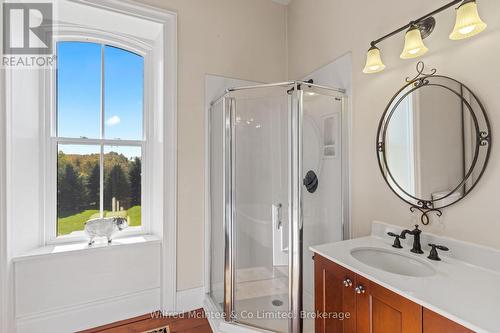 302148 Con 2 Sdr, West Grey, ON - Indoor Photo Showing Bathroom