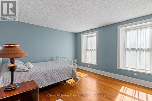 302148 Con 2 Sdr, West Grey, ON - Indoor Photo Showing Bedroom