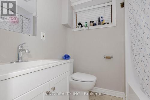 28 Ainslie Avenue, Hamilton, ON - Indoor Photo Showing Bathroom