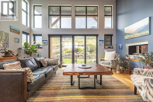 5416 Resort Drive, Fernie, BC - Indoor Photo Showing Living Room