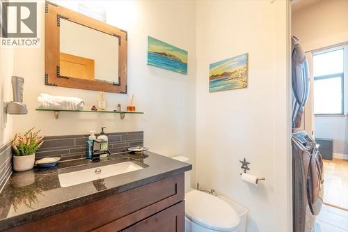5416 Resort Drive, Fernie, BC - Indoor Photo Showing Bathroom