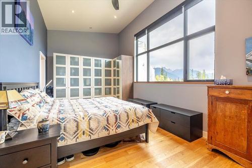 5416 Resort Drive, Fernie, BC - Indoor Photo Showing Bedroom