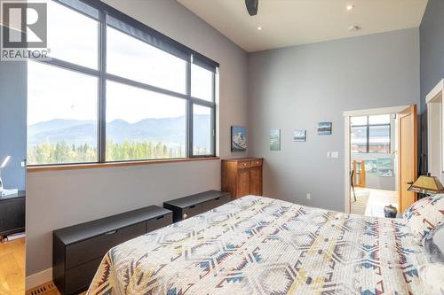 5416 Resort Drive, Fernie, BC - Indoor Photo Showing Bedroom