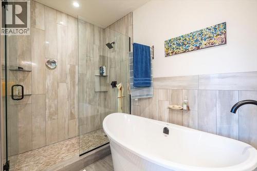 5416 Resort Drive, Fernie, BC - Indoor Photo Showing Bathroom