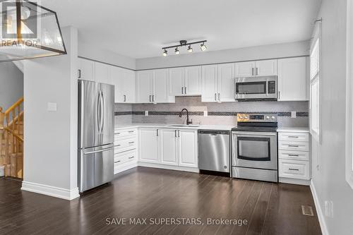 5 - 49 Ferndale Drive S, Barrie, ON - Indoor Photo Showing Kitchen With Stainless Steel Kitchen With Upgraded Kitchen