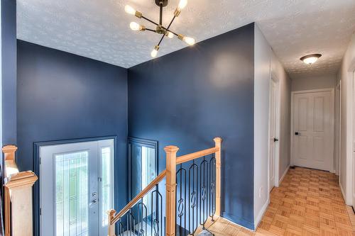 Hall d'entrée/Vestibule - 762 Rue Comber, Longueuil (Greenfield Park), QC - Indoor Photo Showing Other Room