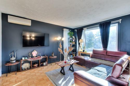 Salon - 762 Rue Comber, Longueuil (Greenfield Park), QC - Indoor Photo Showing Living Room