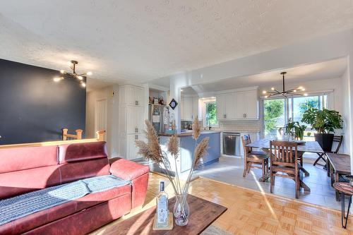 Salle à manger - 762 Rue Comber, Longueuil (Greenfield Park), QC - Indoor Photo Showing Living Room