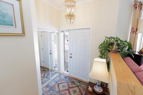 Hall - 109 Crois. Mcbride, Baie-D'Urfé, QC 