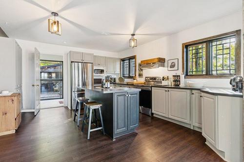 Cuisine - 19 Ch. Mccarthy, Chelsea, QC - Indoor Photo Showing Kitchen With Upgraded Kitchen