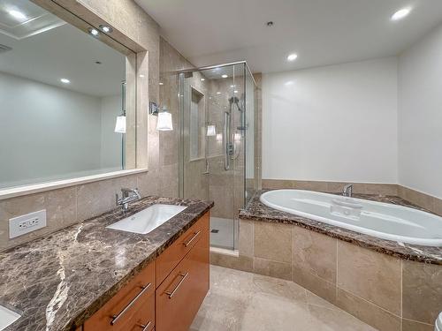 Salle de bains attenante à la CCP - 11N-1650 Rue Sherbrooke O., Montréal (Ville-Marie), QC - Indoor Photo Showing Bathroom