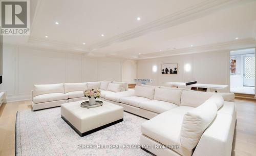 221 Forest Hill Road, Toronto, ON - Indoor Photo Showing Living Room