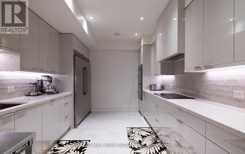 221 Forest Hill Road, Toronto, ON - Indoor Photo Showing Kitchen With Upgraded Kitchen