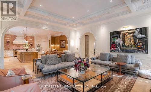 221 Forest Hill Road, Toronto, ON - Indoor Photo Showing Living Room