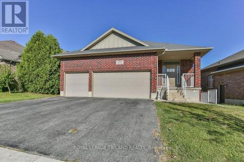1152 OAKCROSSING ROAD  London North (North M), ON N6H 0E9