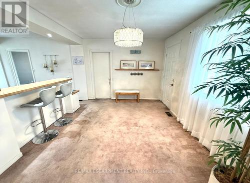 115 Beach Boulevard, Hamilton, ON - Indoor