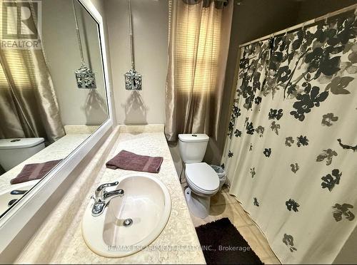 115 Beach Boulevard, Hamilton, ON - Indoor Photo Showing Bathroom