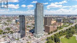 802 - 805 CARLING AVENUE  Ottawa, ON K1S 5W9