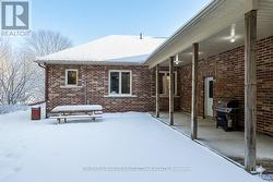 Covered patio and picnic area for summer BBQs - 