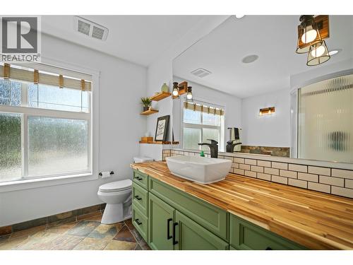 1548 Assiniboine Road, Kamloops, BC - Indoor Photo Showing Bathroom